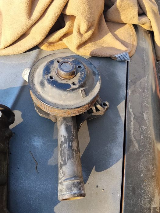 Запчасти на мерседес2,2плита мотор