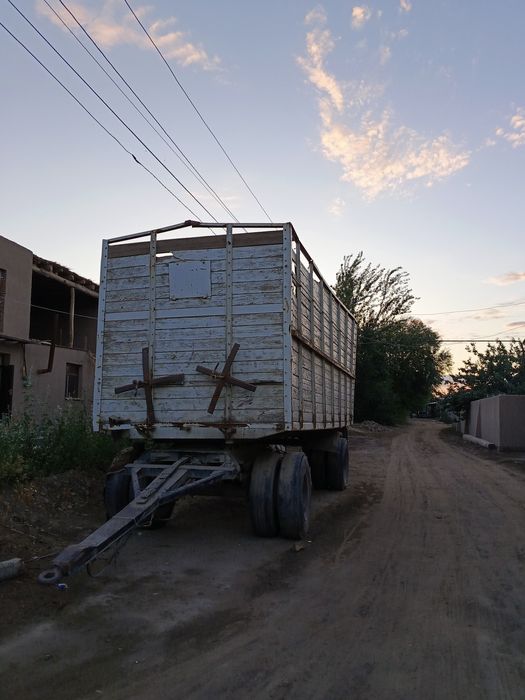 Yurip turgan mashina