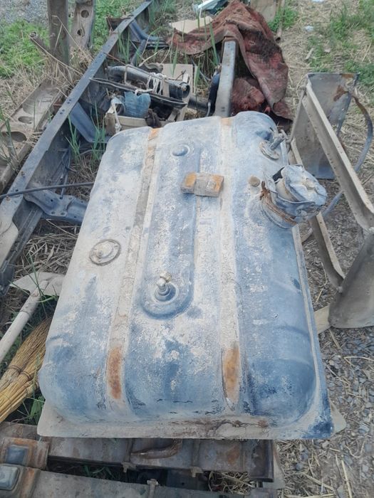 Бензин бак от зил