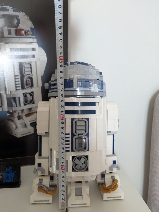 Оригинал Lego star wars R2D2 на 2314 деталей.