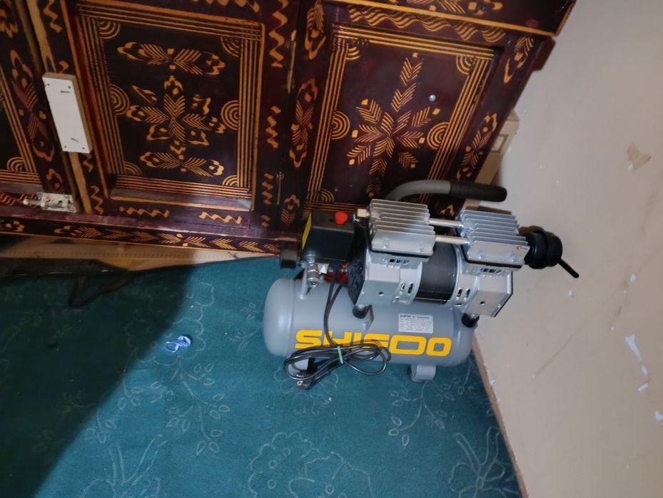 Campressor sotiladi mini