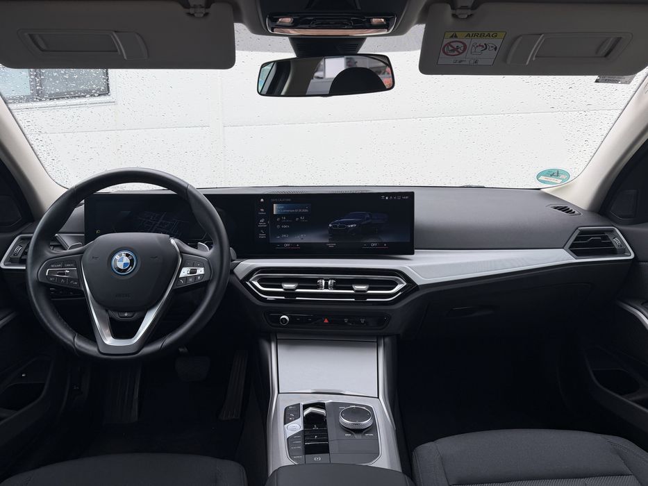 BMW 3 Series 2023 — imagine 5