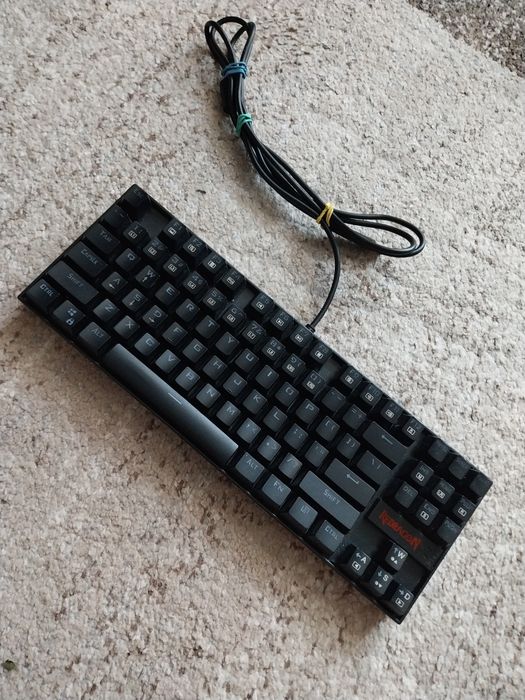 Tastatura Redragon luminata rosu