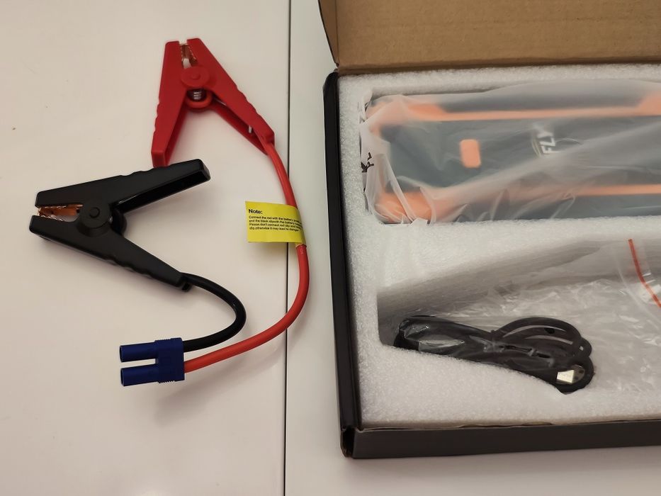 Starter Auto Ok-Fly Li-ION cu funcție de powerbank