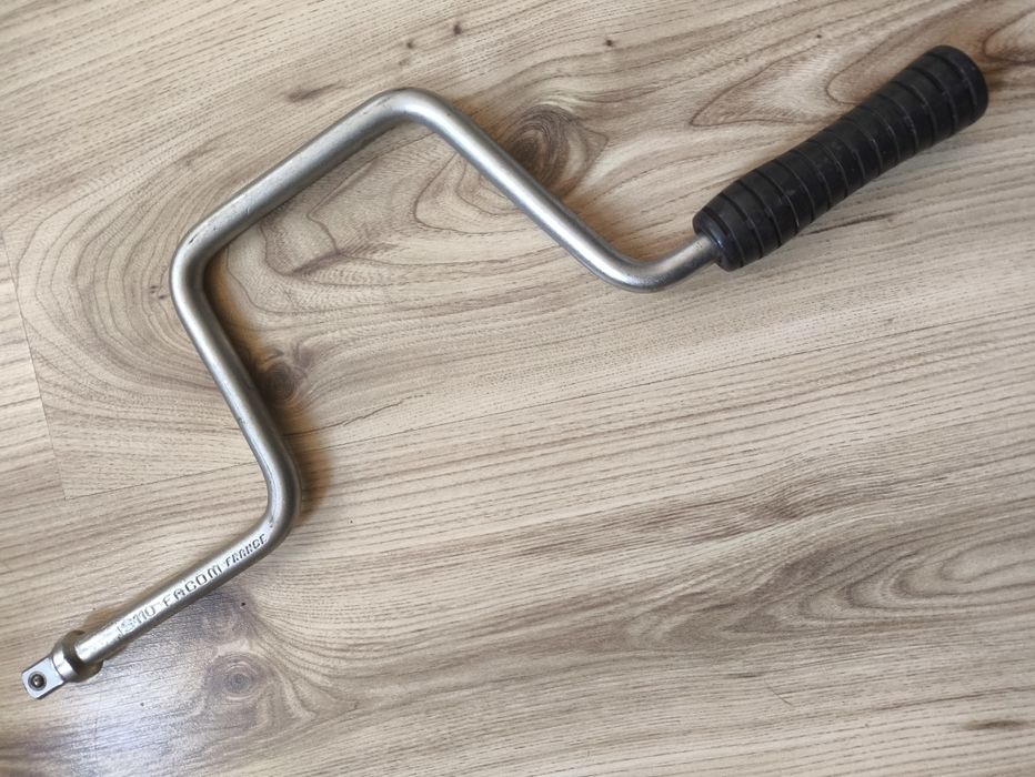 Инструменти Facom