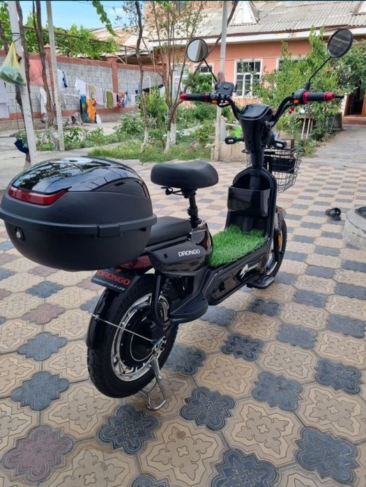 Drongo skuteri sotiladi!!!
