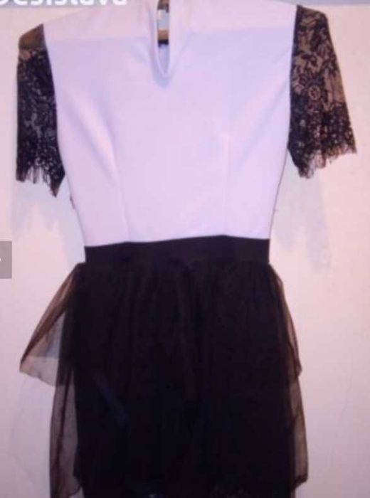 Черно-бяла рокля