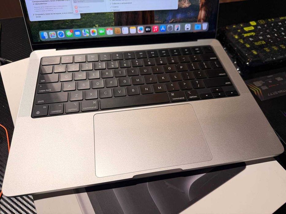 MacBook Pro 14 / 8GB / 512SSD - США