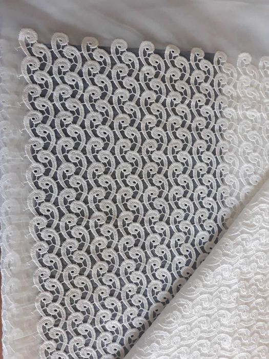 broderie din bumbac pe voal