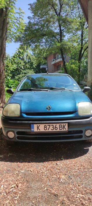 Продавам Рено Клио