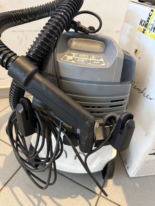 Karcher SE 6.100 curatator de covoare si tapiterie, extractie prin pulverizare