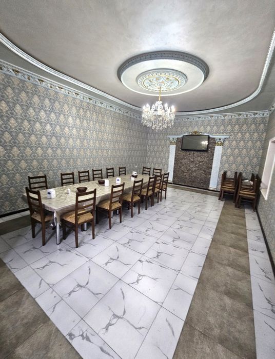 Продаётся действующее кафе в центре Кибрая.