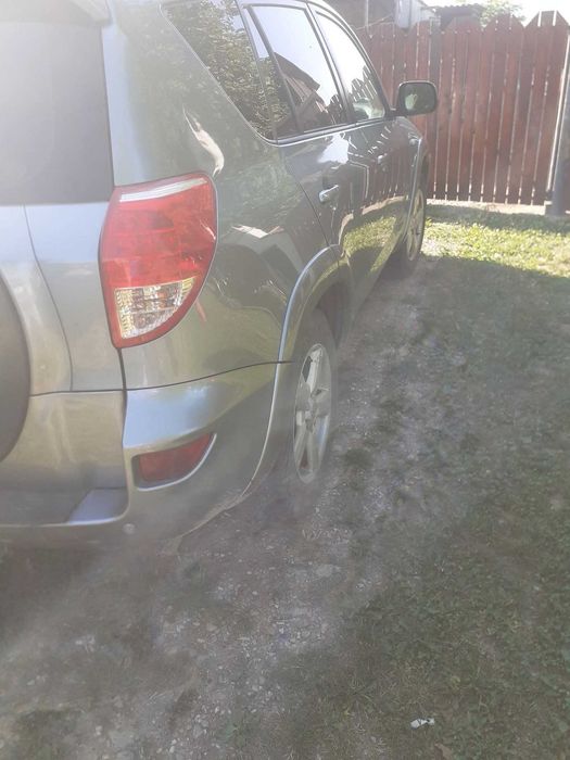 Masina Toyota RAV4