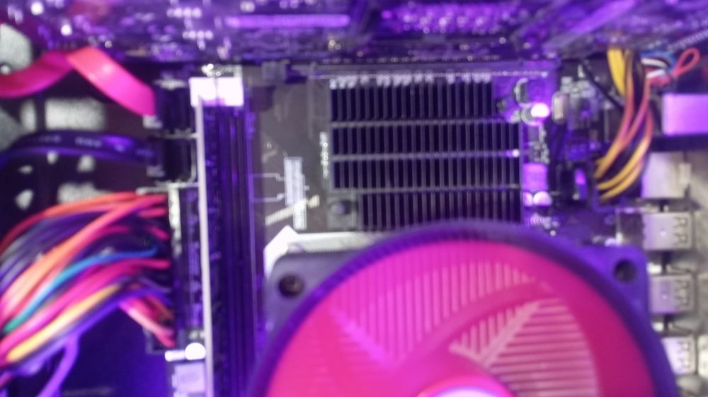 Xeon/GTX460/Ram8gb/HDD500