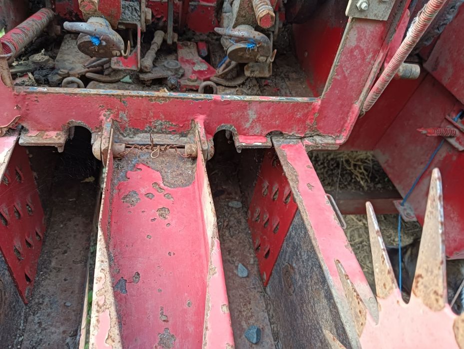 Vând presă de balotat ,