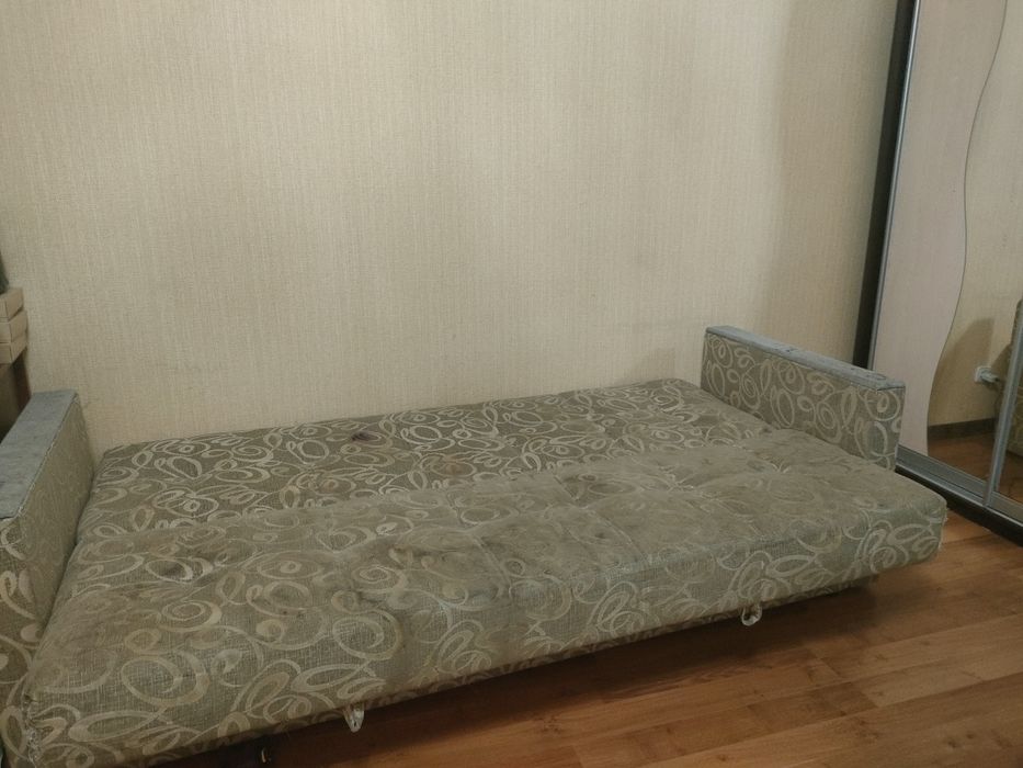 Диван 15 000 тг  торг