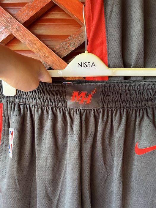 Compleu miami heat rosu - Butler 22