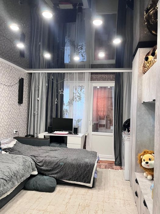 Продам 2 комн кв, 20 мкр, 2/5