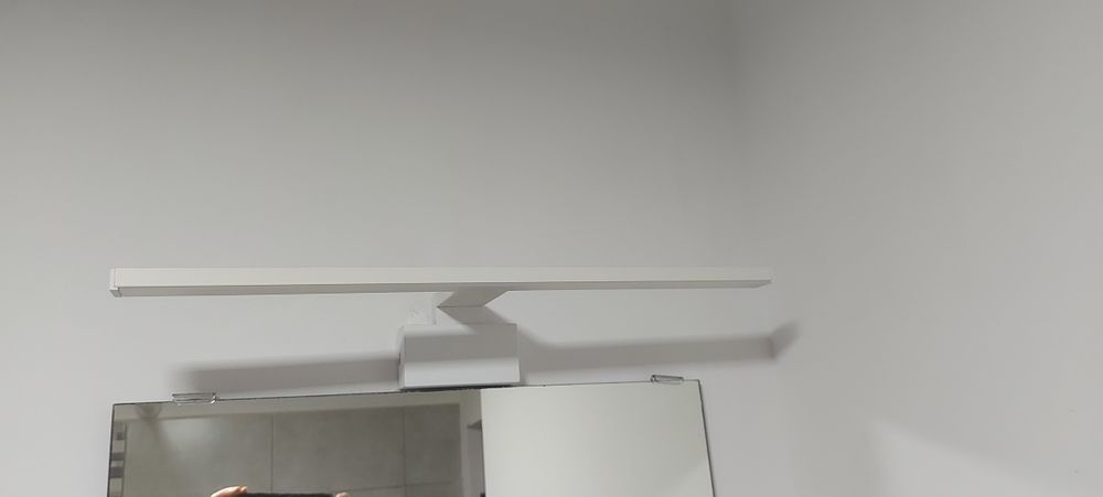 Aplica led pentru perete și oglinda