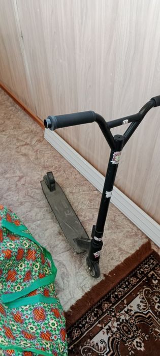 Продам самокат трюковой почти не ездил