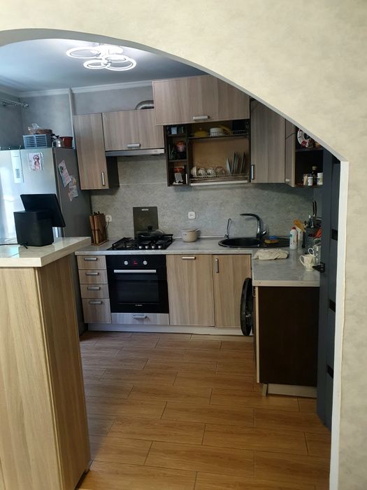 Продам 4 ком кв 101 м2 в микрорайоне Кунаева