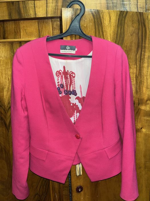 Малиновый пиджак