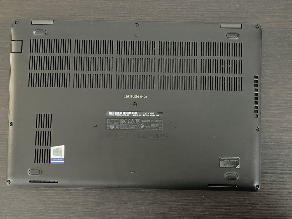 Vând Laptop Dell Latitude 5400