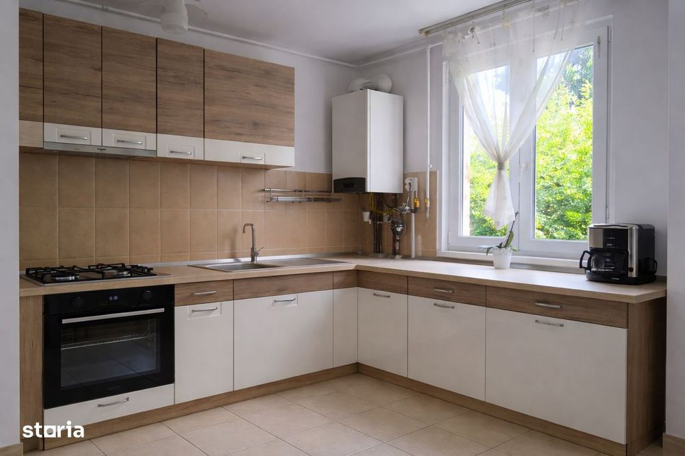Apartament cu 3 camere in zona Semicentral ( Bodor Péter)