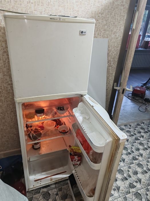 Продам холодильник