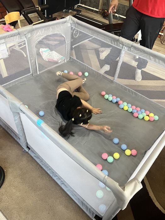 Продам манеж в комплекте с шариками