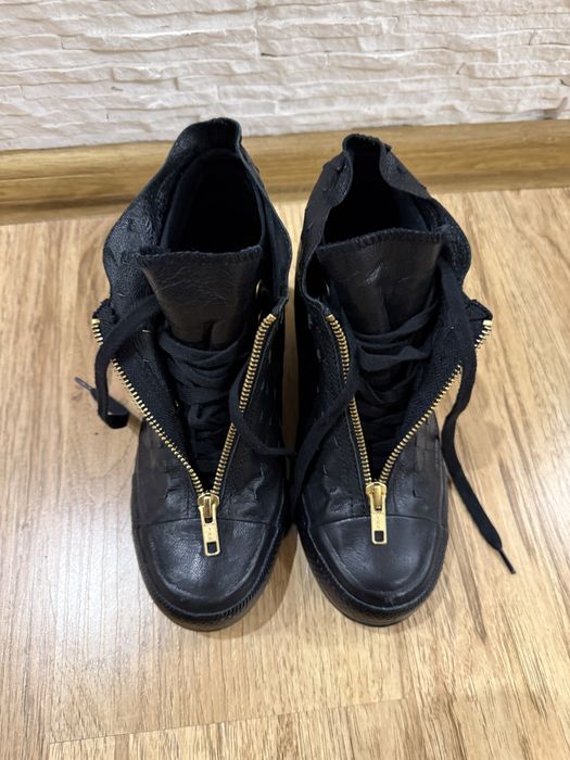 Уникални  Converse Chuck Taylor All Star LUX с вътрешна платформа