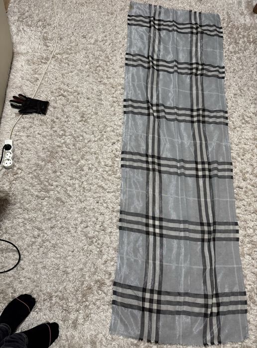 Esarfa burberry Noi