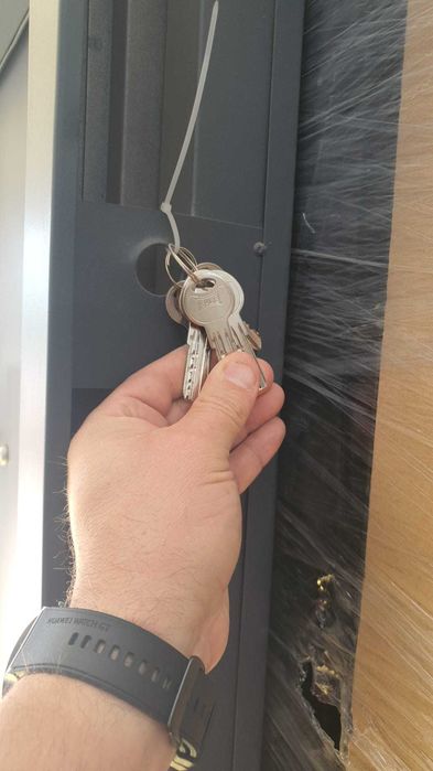 Usa metalica de exterior (curte)  reducere de la 2100 la 1500