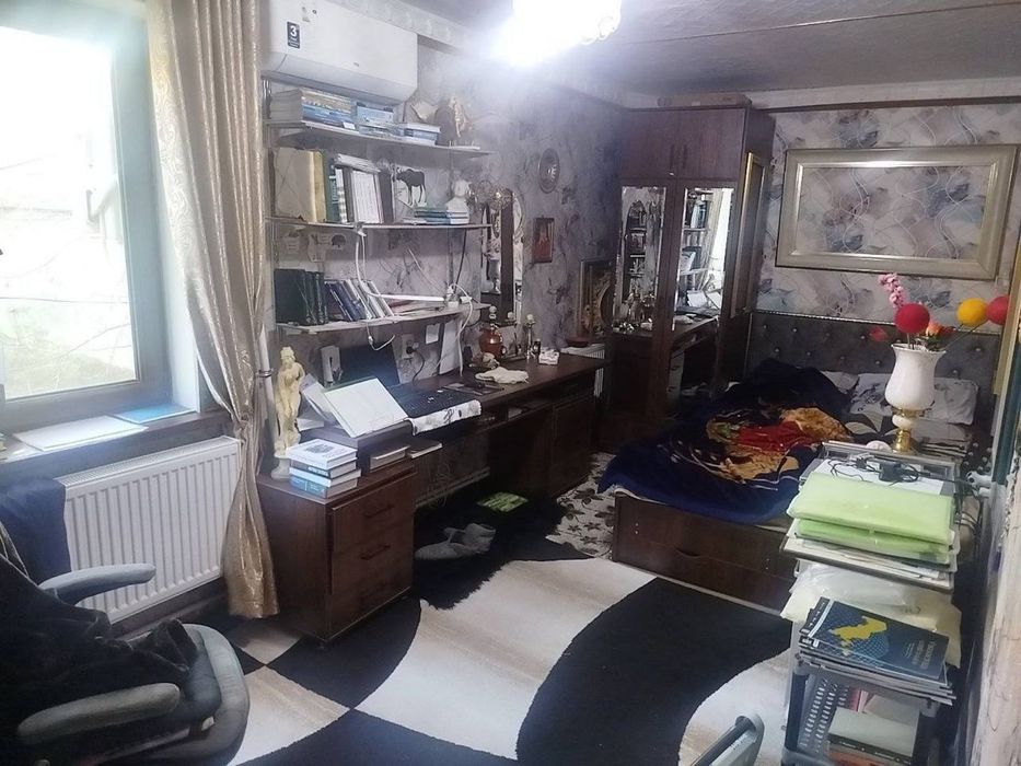 Срочно продаеться 2-комнатная квартира городе Чирчике раеоне Октьябрь