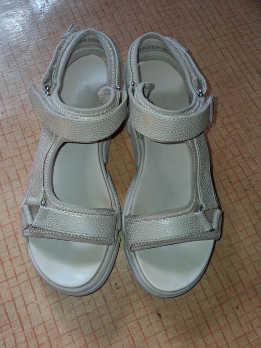 Сандалии CARNABY 39 р р