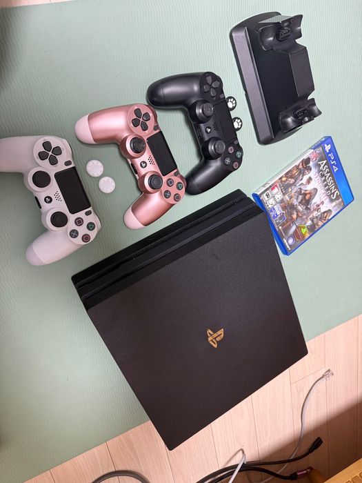 PlayStation 4 pro 1tb 3ta jostik