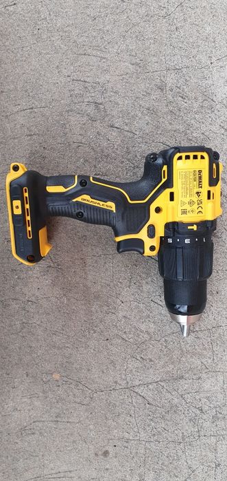 Corp masina  de găurit și înșurubat  dewalt