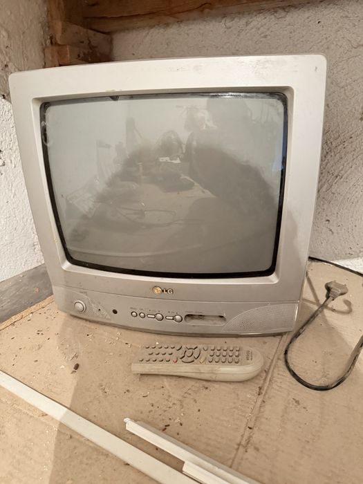 Телевизор LG в раб. Сост