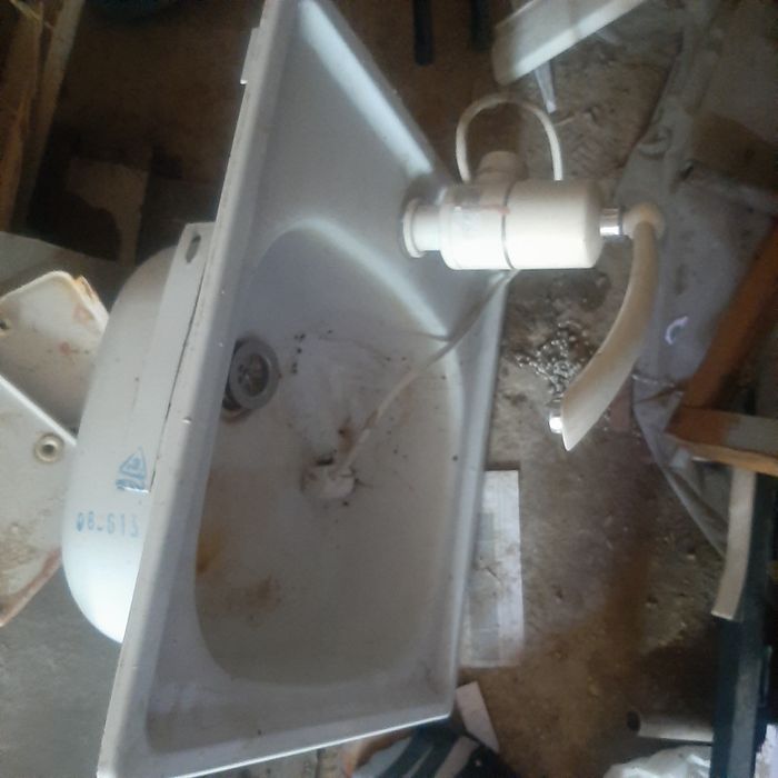 Раковина со смесителем