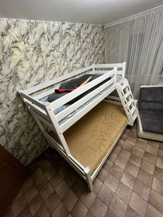 Продам  кровать с 2 матрасами