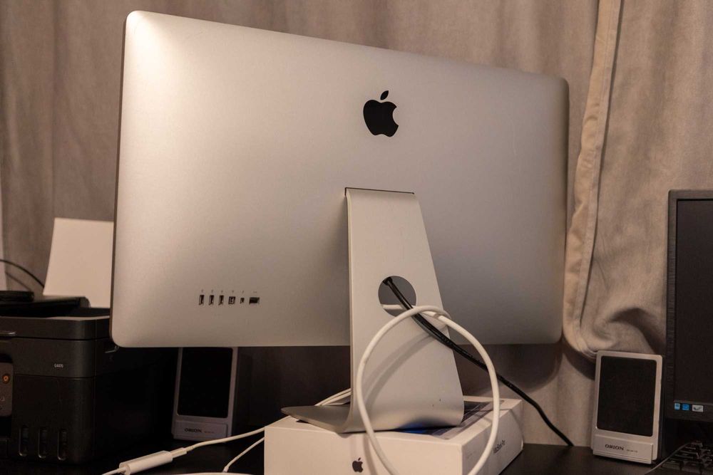 Monitor Apple Thunderbolt Display 27” + Adaptor Apple USB-C original