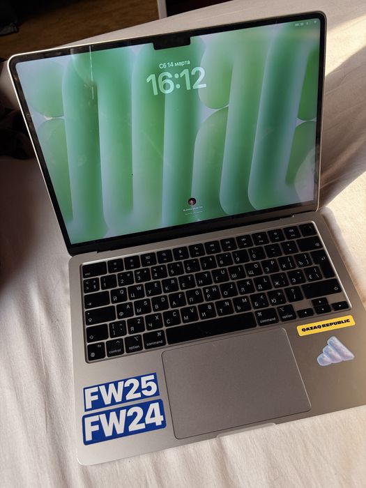 продам Macbook Air M2