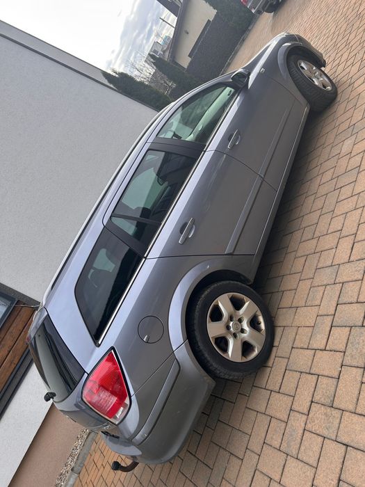 Opel astra kombi , 1.9 diesel an:2005