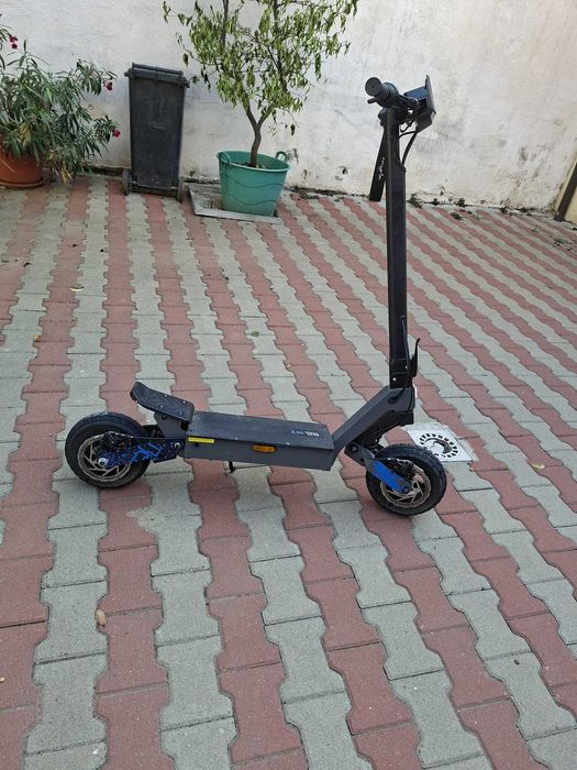 Vând trotinetă miria d2