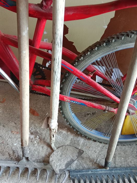 Продам лопату, тяпку.