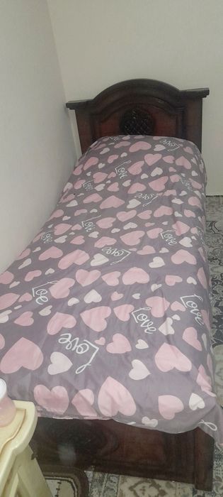 Кровать с матрасом состоянии хороший