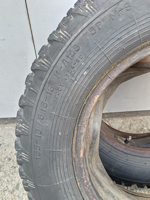 Продам 2 шины R13