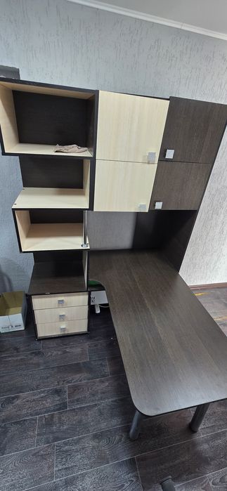 Продам стенку в офис