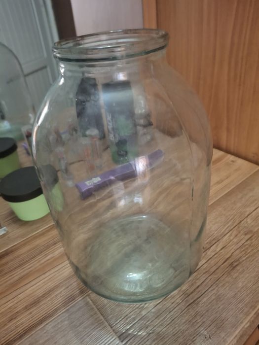 Продам 3л банки.