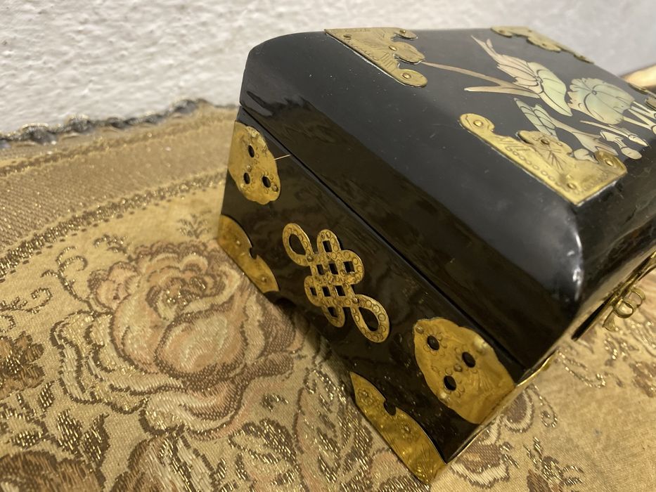 Китайска лакова кутия за бижута седеф 1950 1960 Китай
